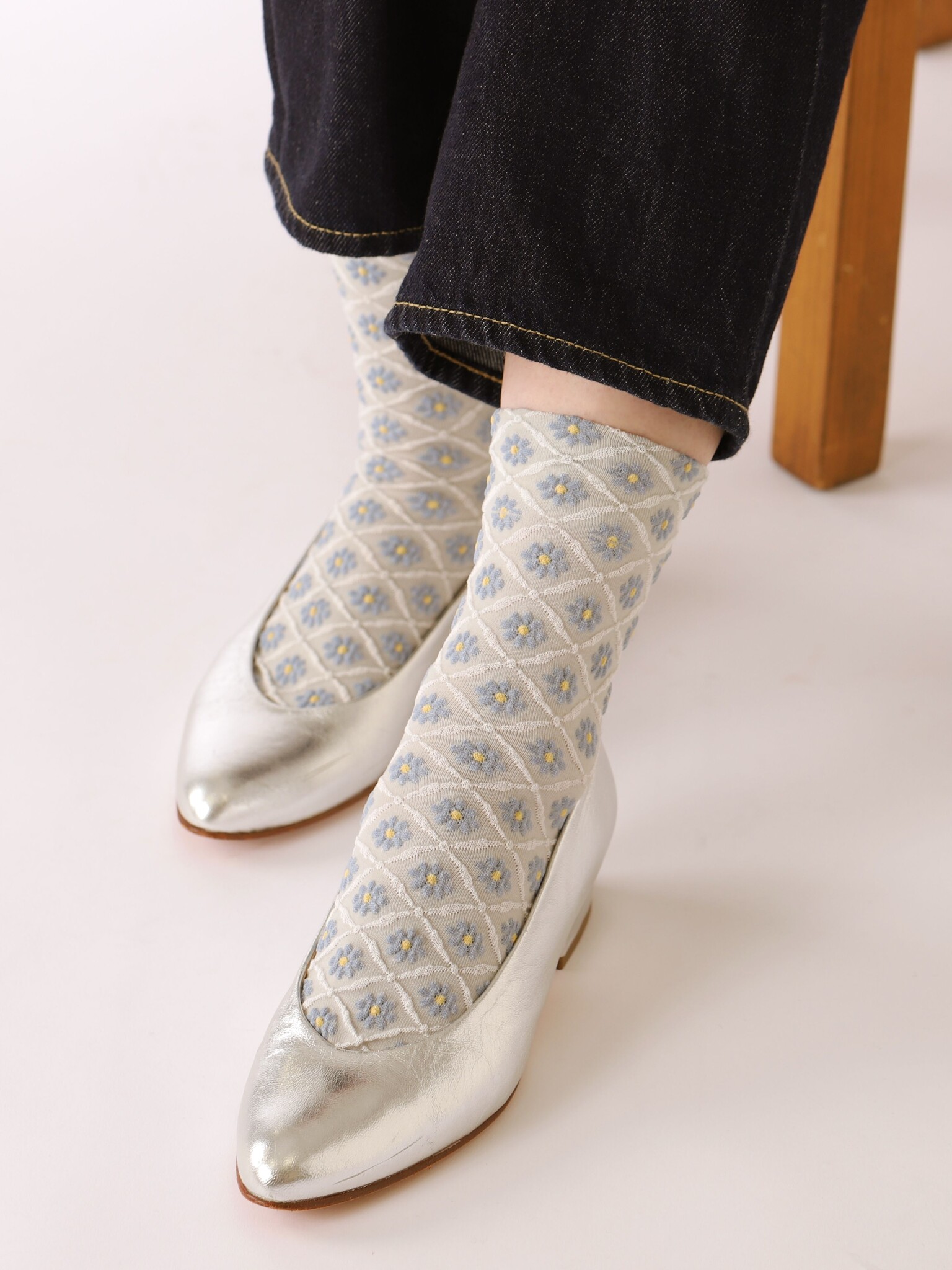 Lage sokken met bloemenmotief