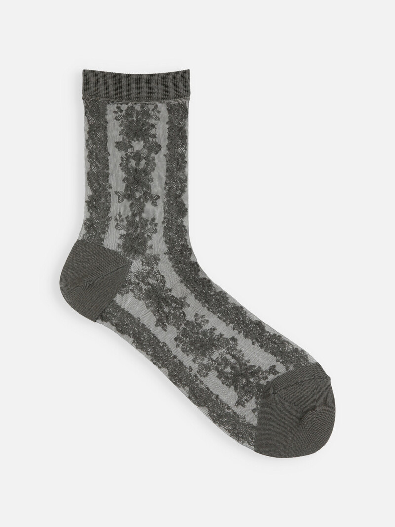 Sheer Lace Pattern Low Crew Socks