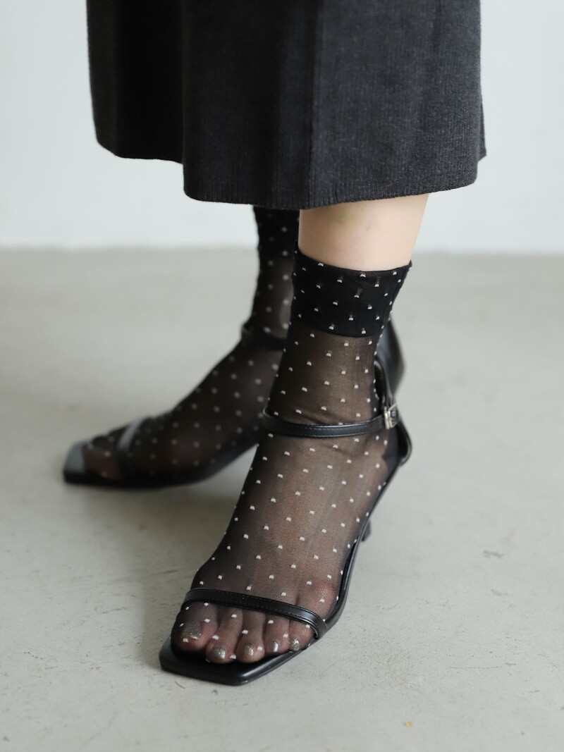 Transparente, feine Punkte, niedrige Crew-Socken S