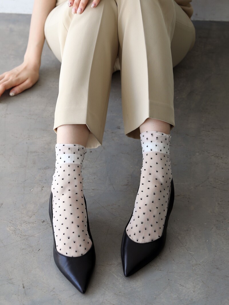 Sheer Fine Dots Low Crew Socks S
