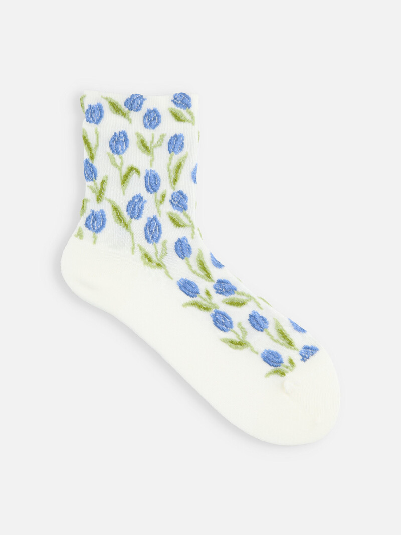 Meia soquete com tulipa em relevo