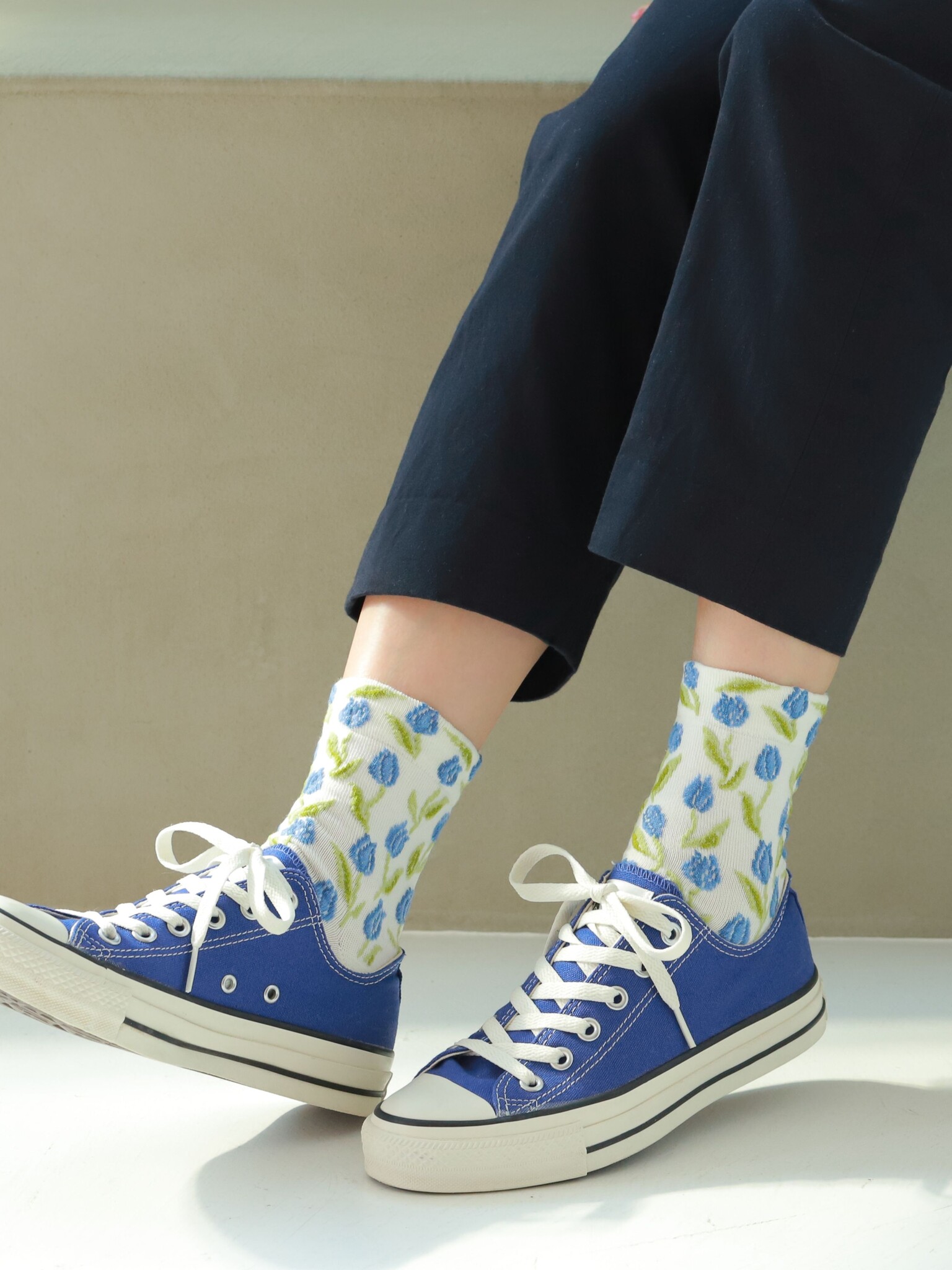 Meia soquete com tulipa em relevo