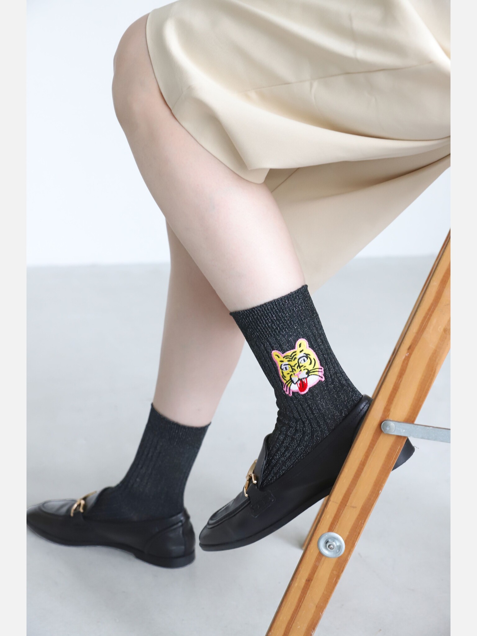 Socquette lamé motif tigre brodé