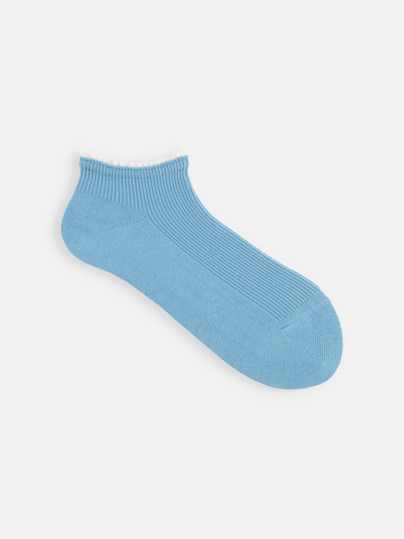 Chaussette courte côtelée avec mini volant