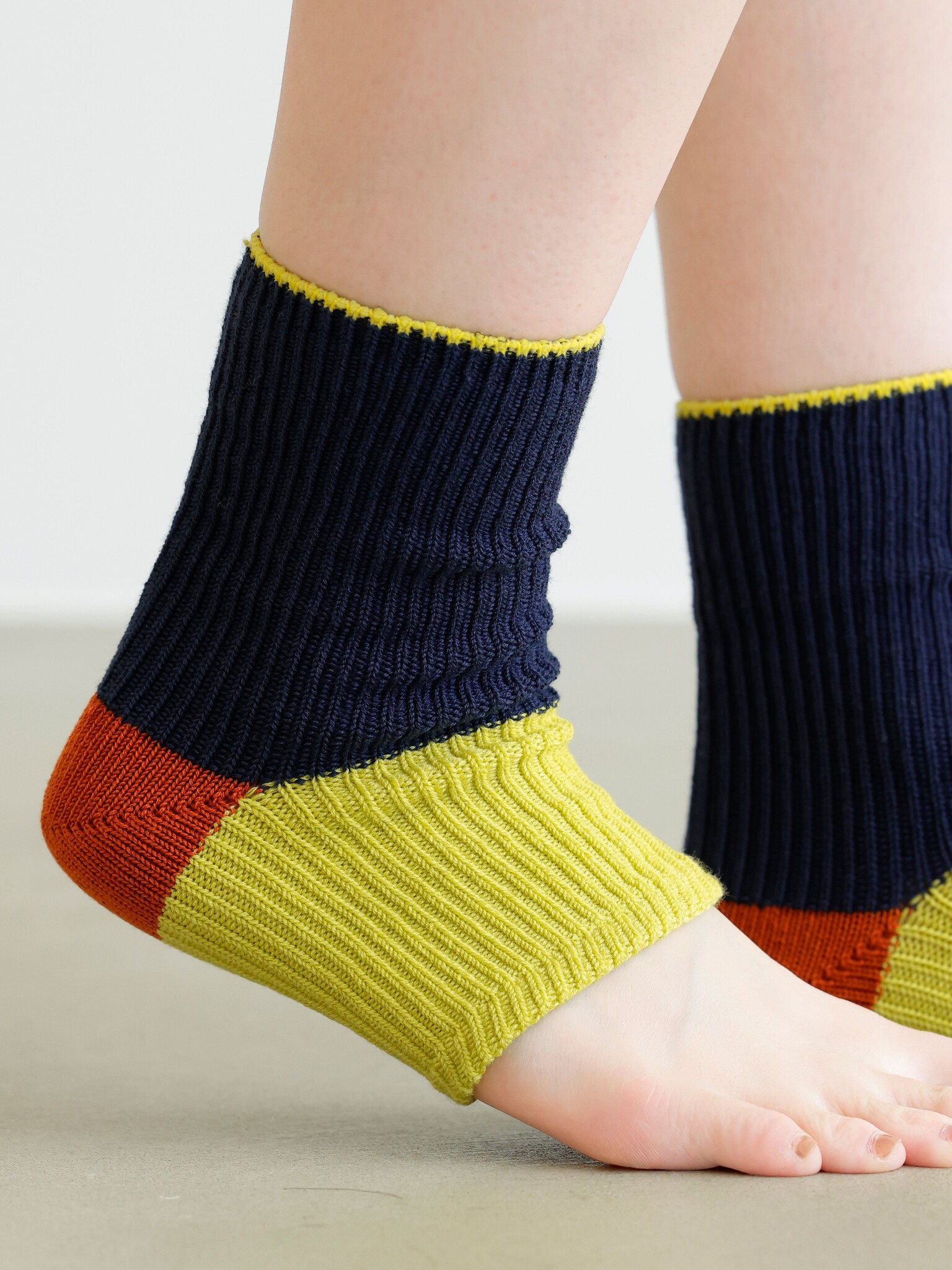 Meia de salto com painel contrastante