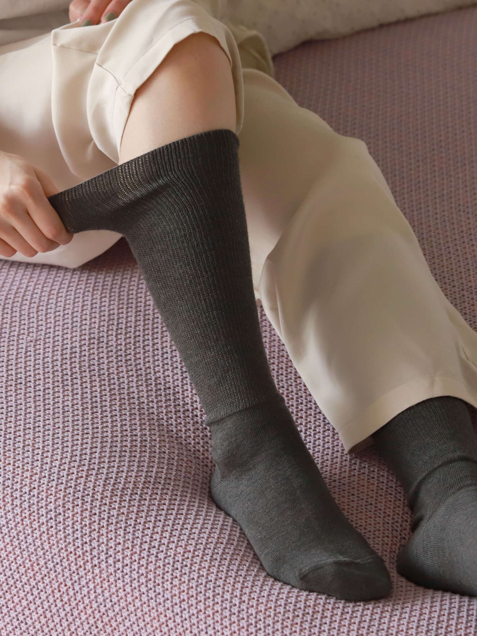 Top No Stress Knee High Socks