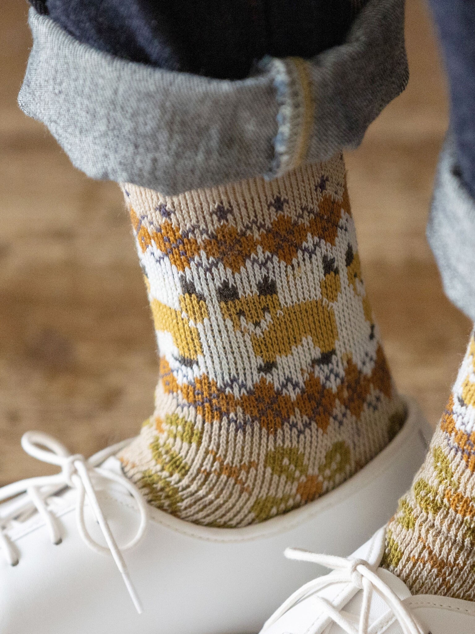 Meias com padrão jacquard de raposa e argyle até a panturrilha