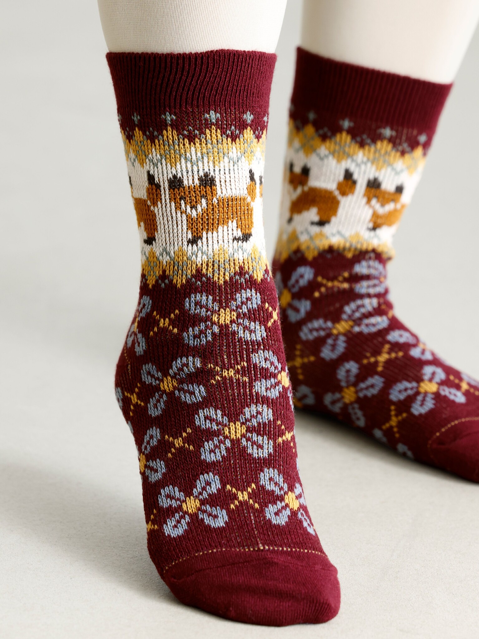 Meias com padrão jacquard de raposa e argyle até a panturrilha