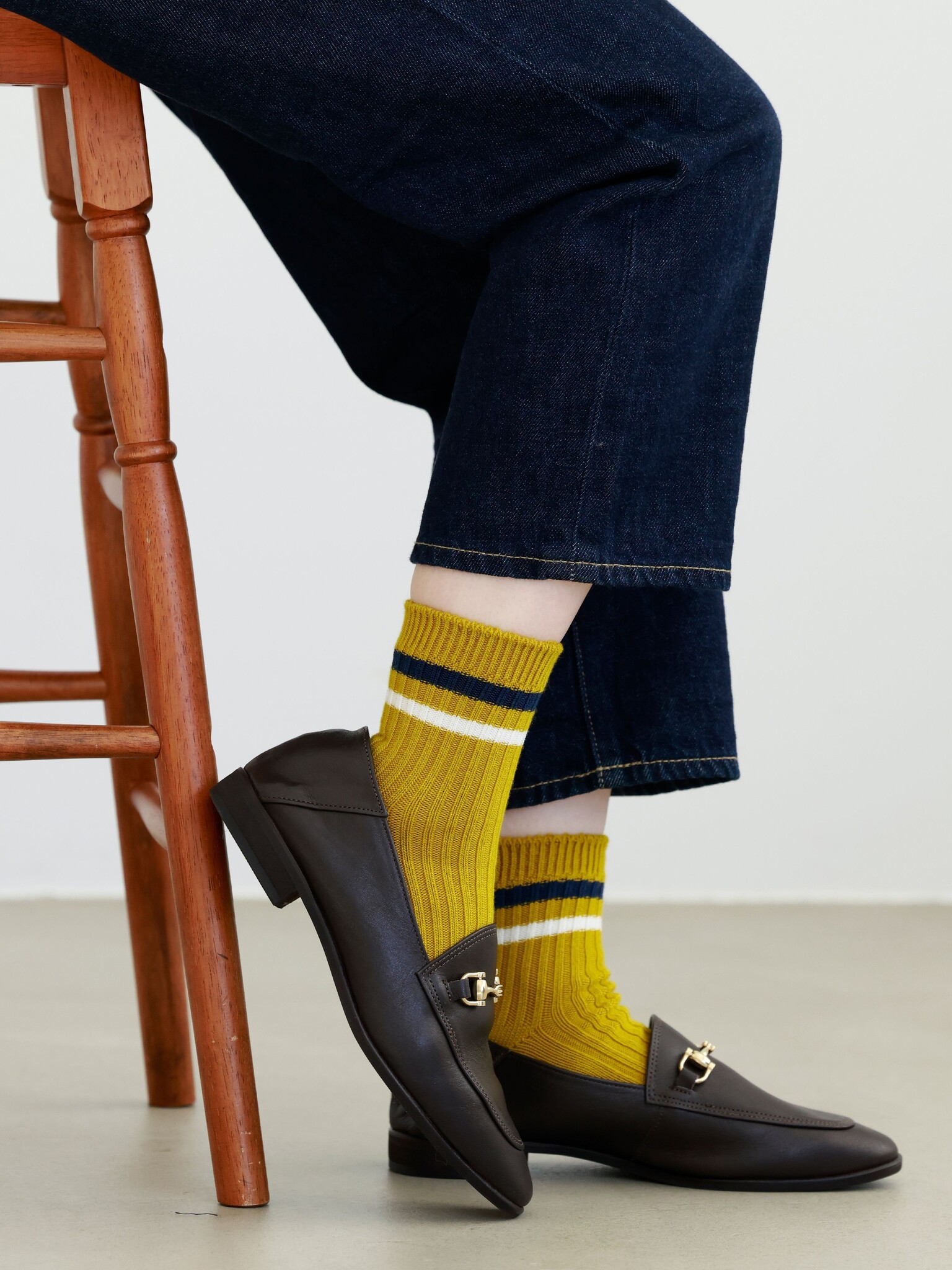 Meias de cano curto listradas em dois tons, tamanho 96N