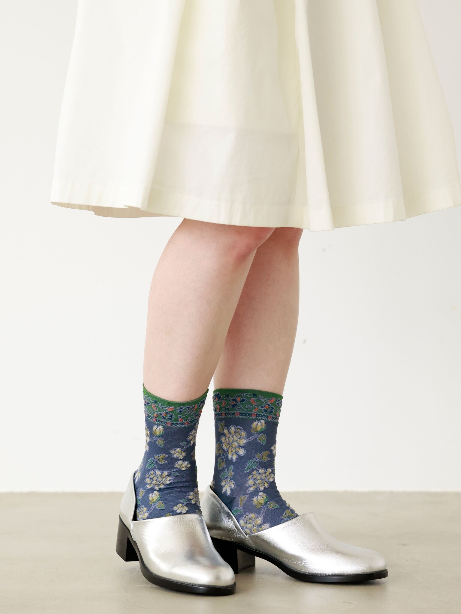 Calzini alla caviglia con ricamo floreale orientale