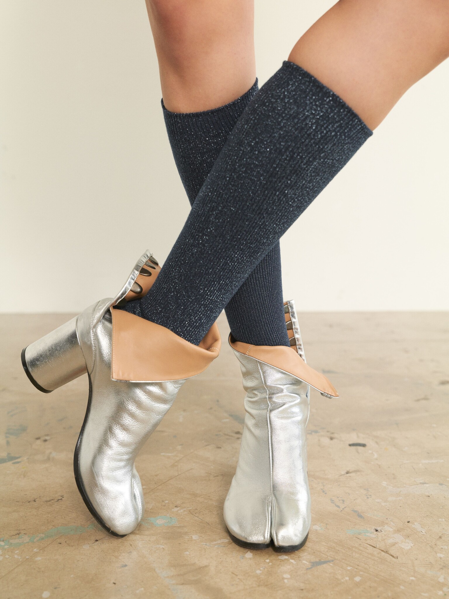 Sparkly Tabi Fine Ribbed Knee High Socks