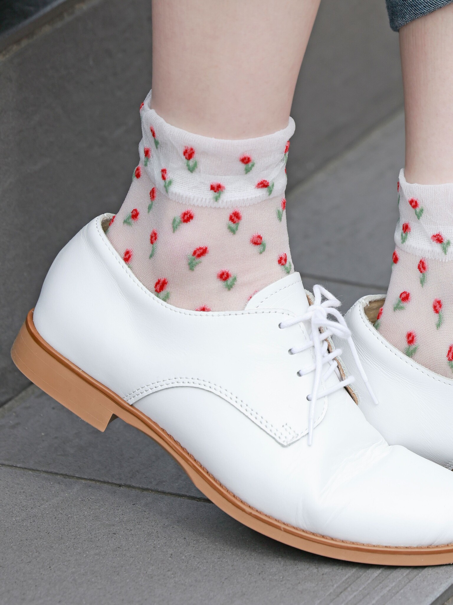 Knöchelsocken mit Tulpenmuster aus Tüll