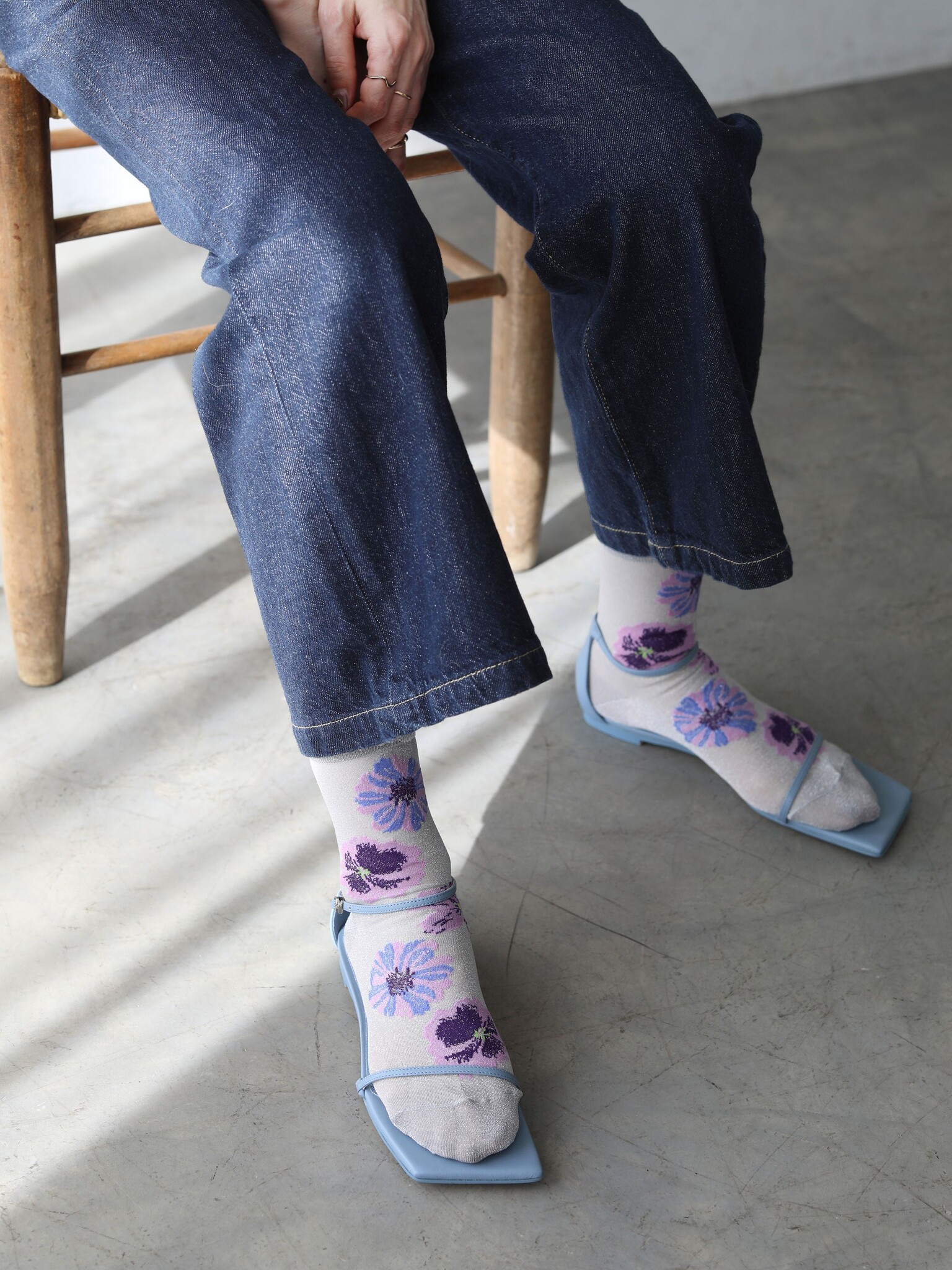 Transparente Glitzerblumen-Socken