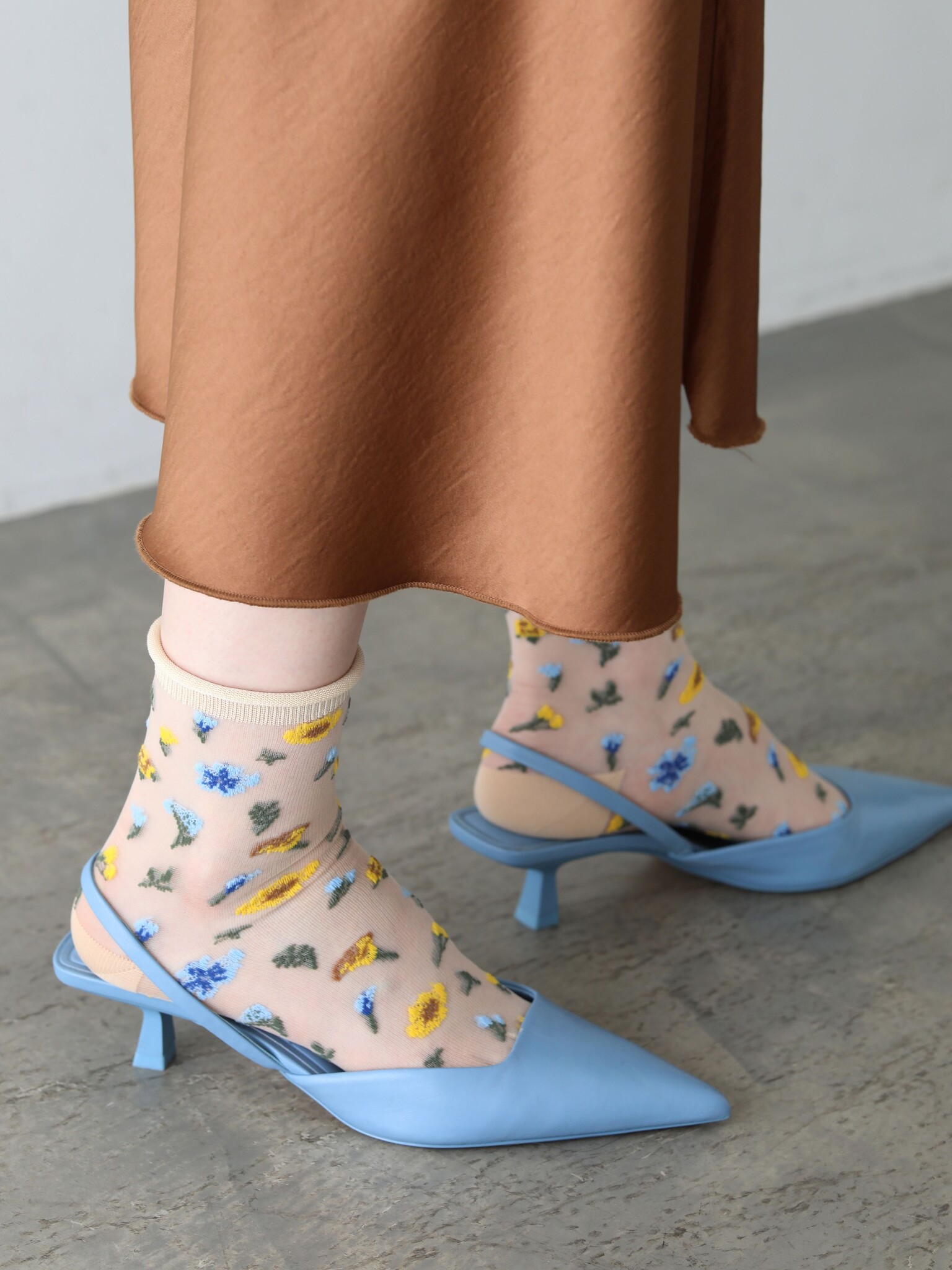 Doorschijnende lage crew-sokken met bloemen