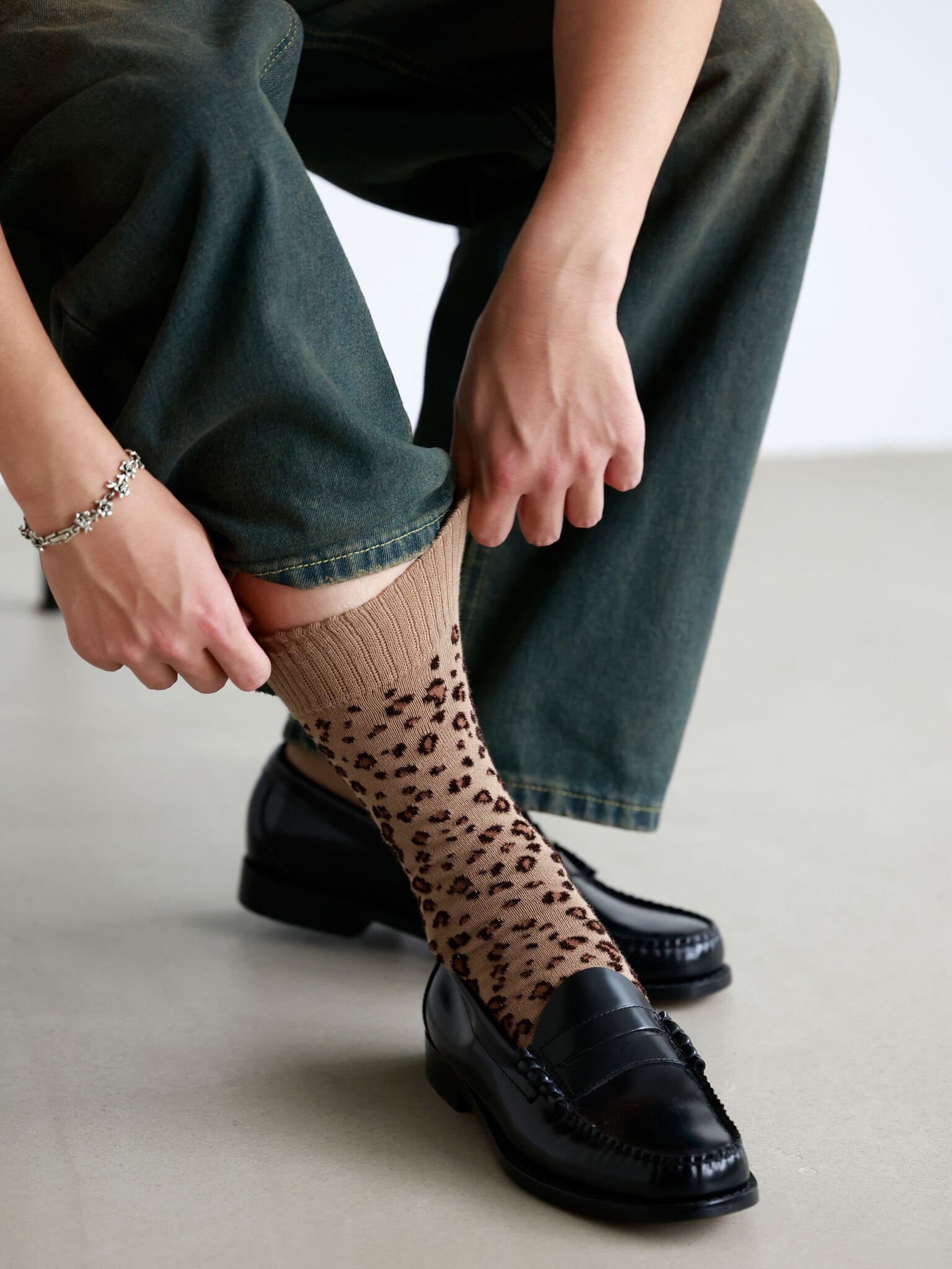 Calcetines altos hasta la rodilla con estampado de leopardo de Epyuk