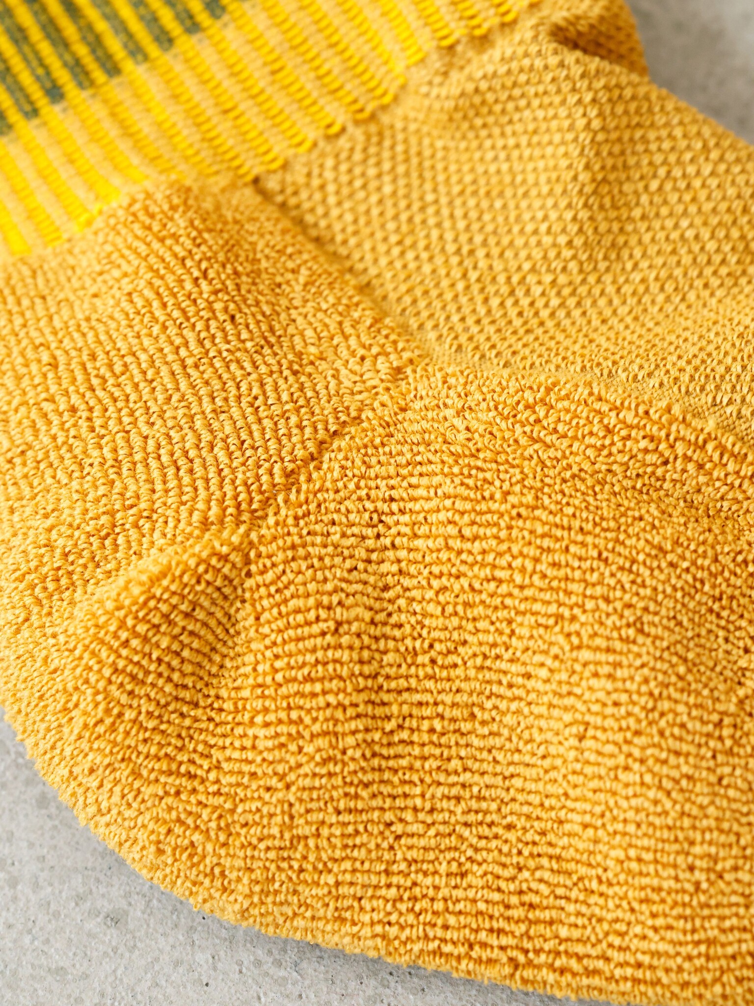 Meias Tabi até o tornozelo com acabamento em tecido atoalhado listrado Washi