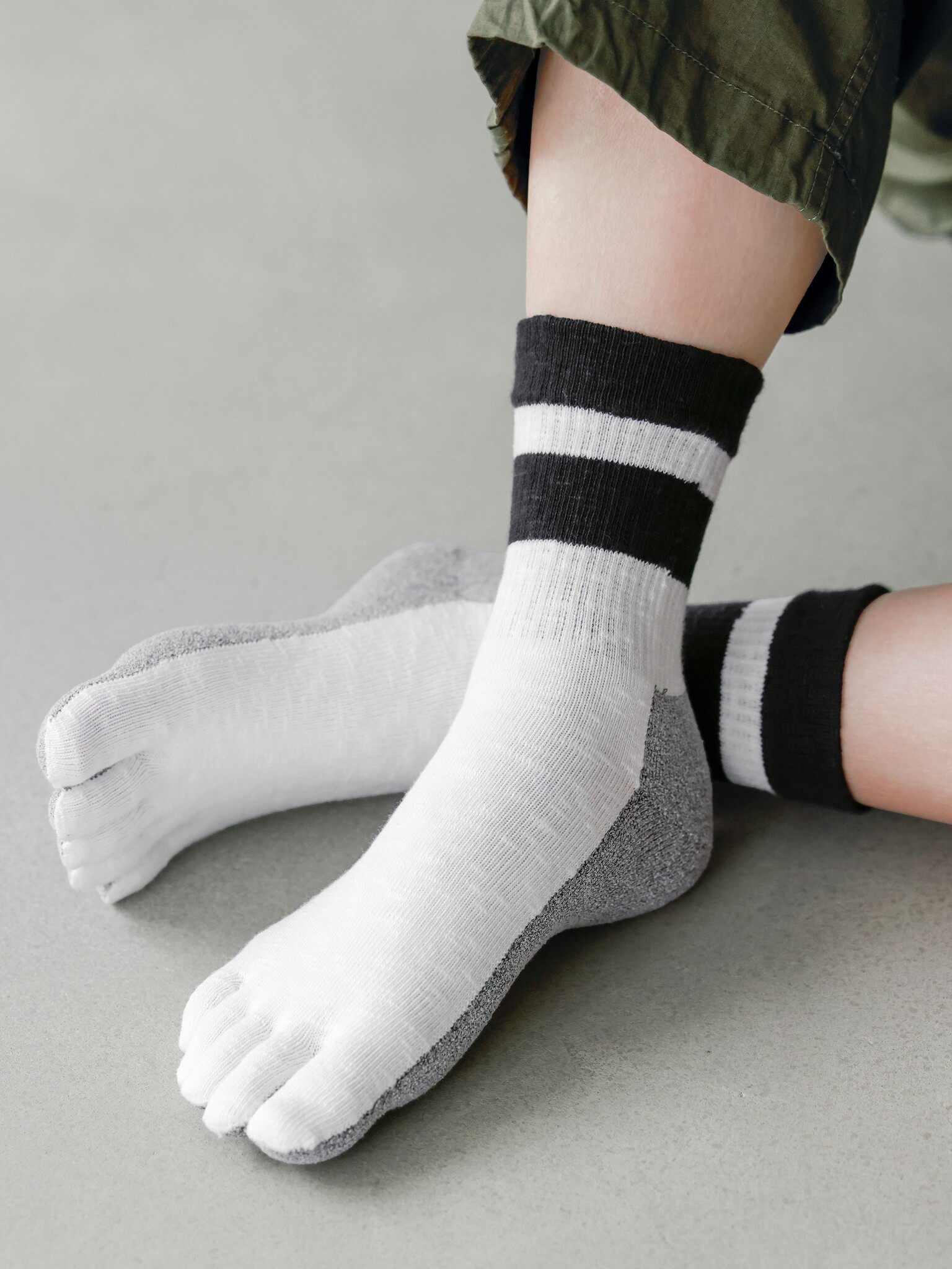 Stripe Top Bouclé Yarn Short Toe Socks