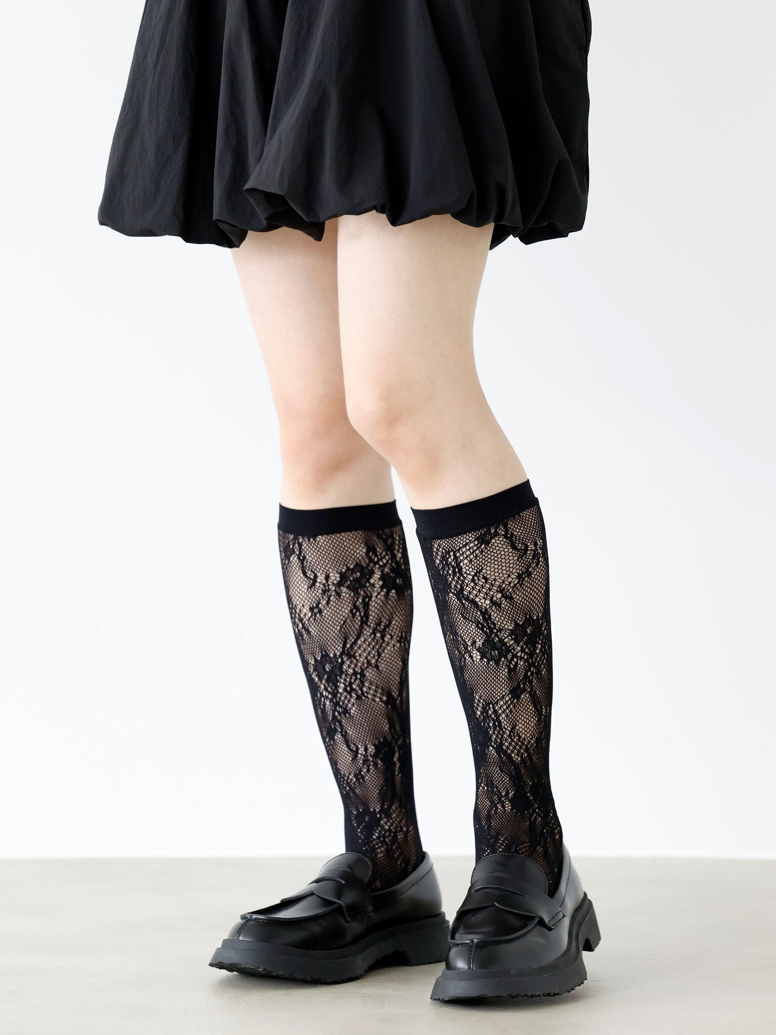 Raschel Lacy Flower Knee High Pop Socks