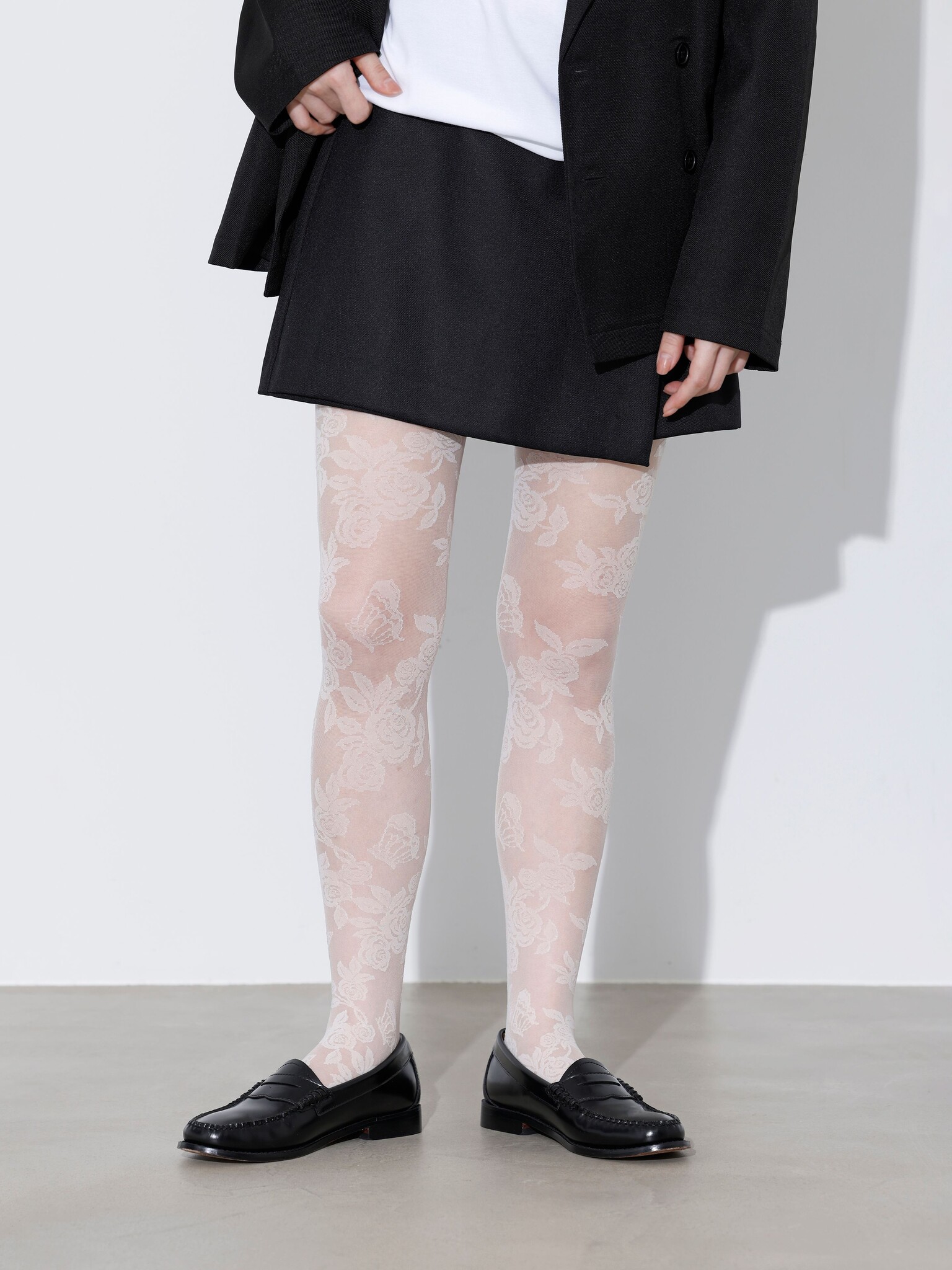 Transparante panty met rozen- en vlinderprint, maat 20D