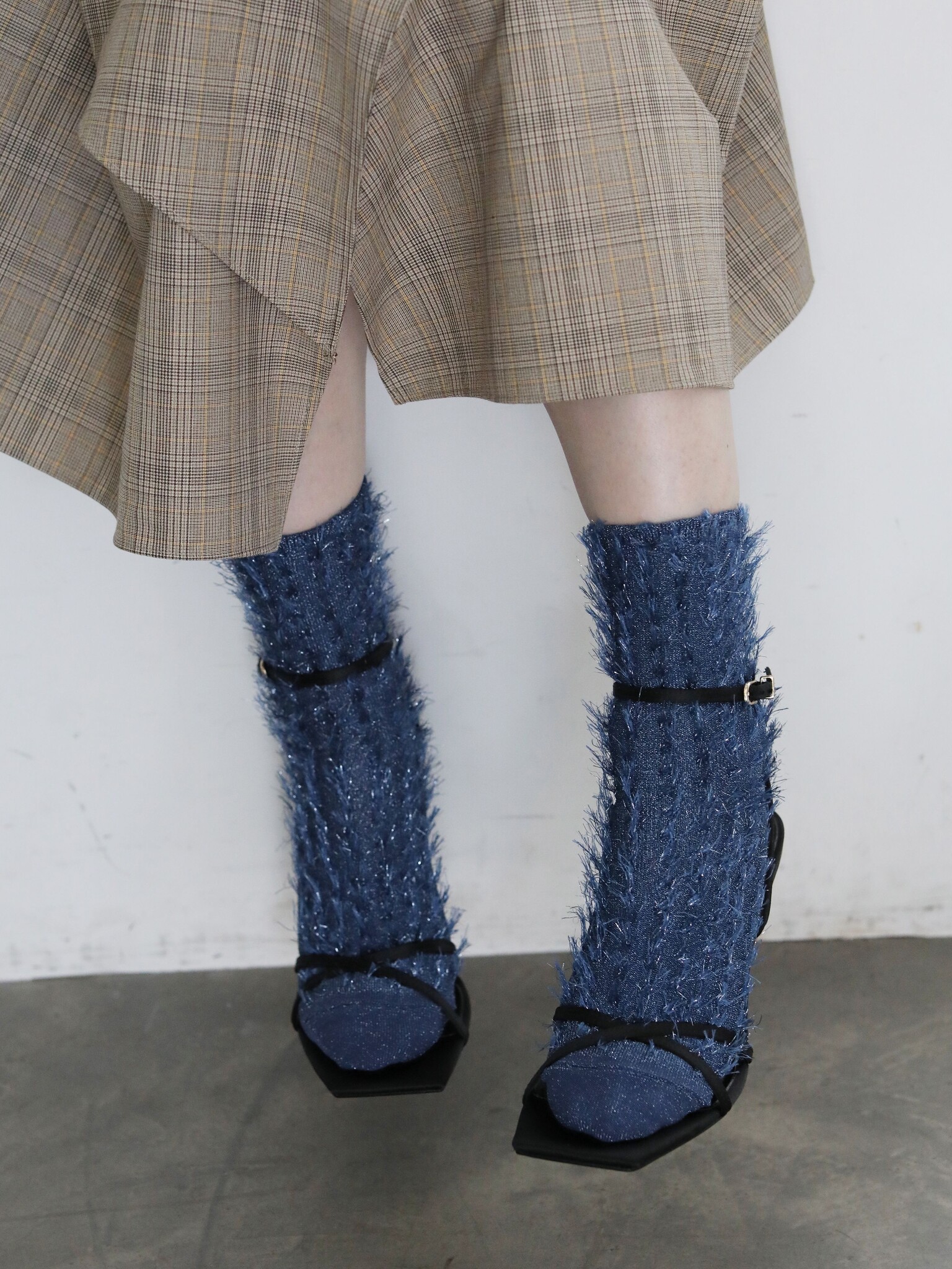 Glitzernde Fransen-Socken im niedrigen Crew-Stil