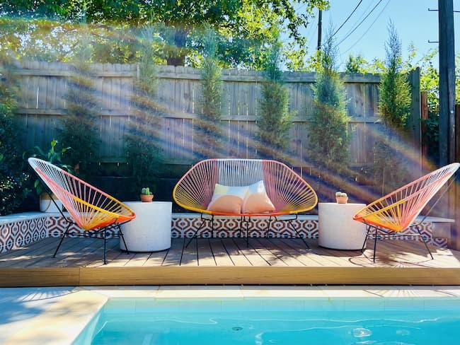 The Prettiest Poolside Chairs