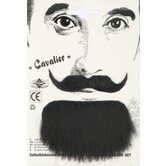 Cavalier blond à petite barbe et moustache