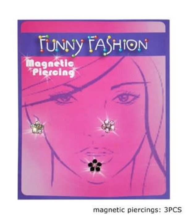 nep piercing met bloemetjes