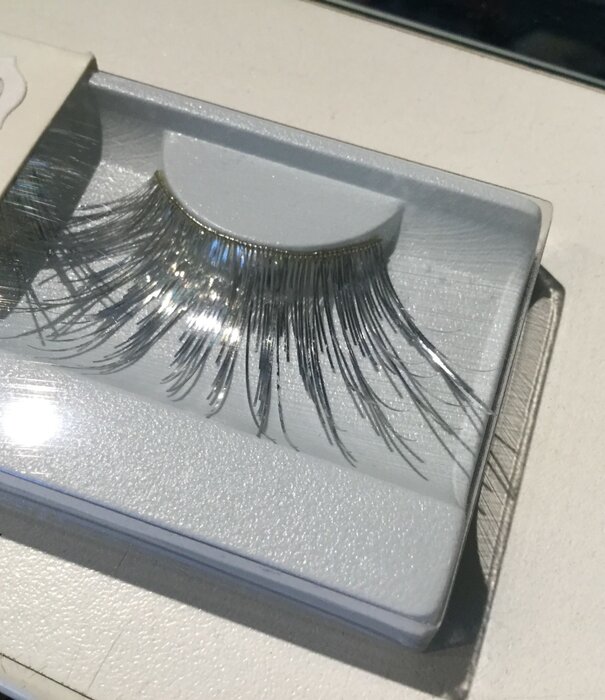 Huis Baeyens cils showgirl