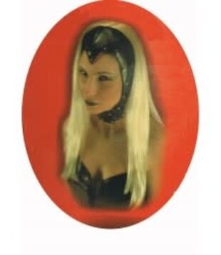 Maruska blond wig