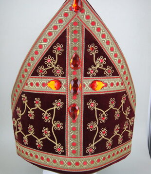 Mitre Saint Luxe brodée de pierres rouges Velours Bordeaux Sinterklaas