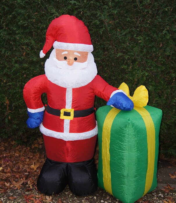 Kerstman met cadeau opblaasbaar