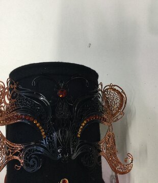 Venetian mask Countess black/bronze