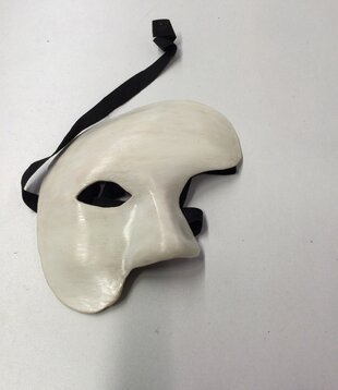 Phantom masker wit leer