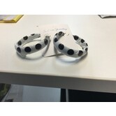 boucles d'oreilles à pois blancs avec boules noires