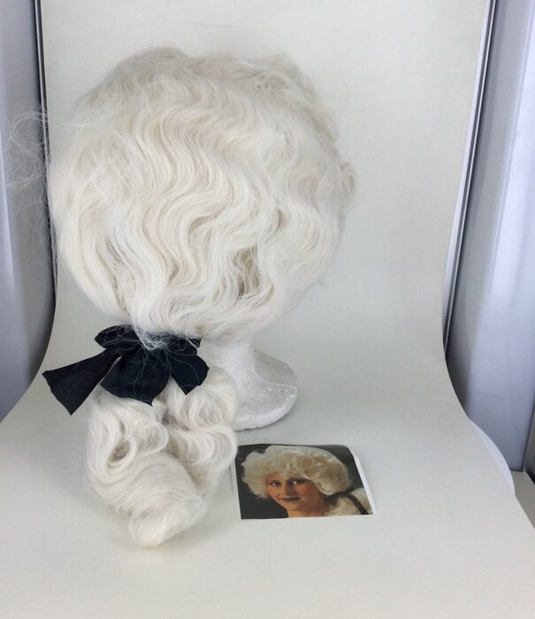 Perruque Lord blanc cassé ou blanche