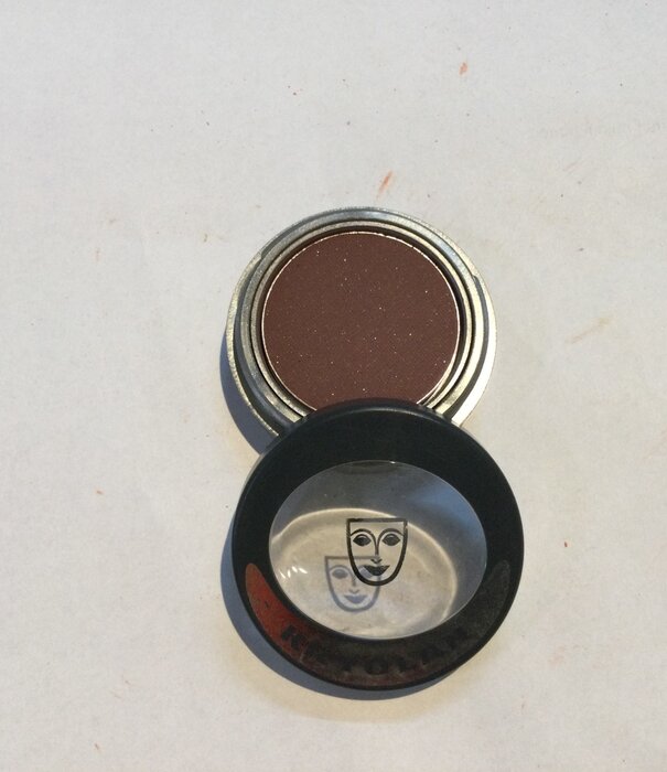 eye shadow compact