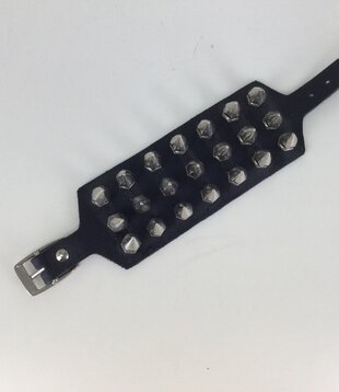 Bracelet en cuir avec épingles (3 rangs)