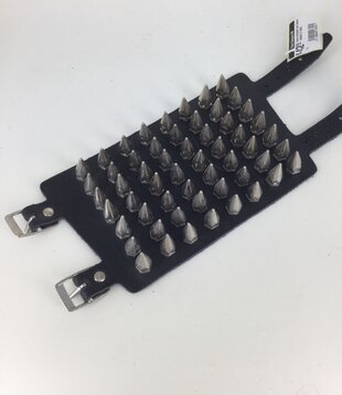 bracelet en cuir avec épingles du milieu (7 rangs)