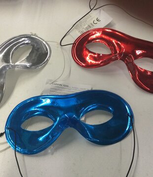 Metalic loup oogmasker blauw of rood