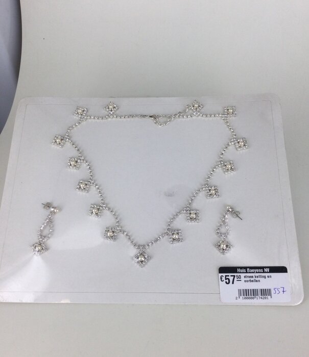 collier et boucles d'oreilles en strass