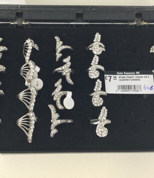 bagues strass (choix de 5 modèles taille unique)