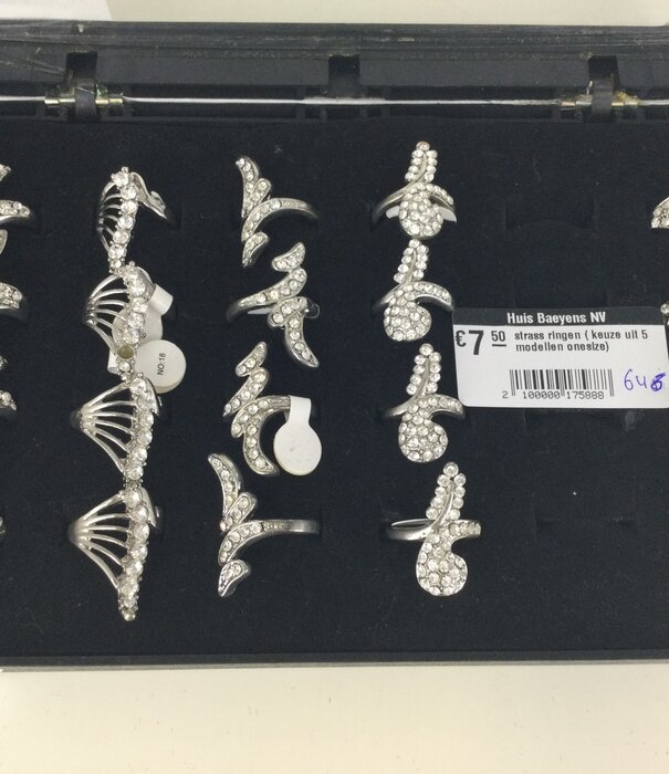 bagues strass (choix de 5 modèles taille unique)