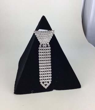 brooch rhinestone tie