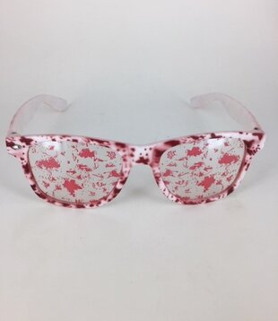 lunettes avec du sang