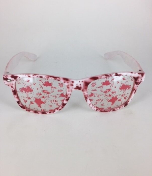 lunettes avec du sang
