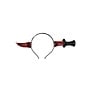 diadeem mes met bloed door hoofd