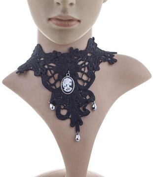 choker skull cameo