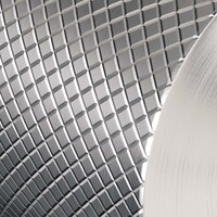 Thermostatische Inbouw Badkraan Brauer Brushed Carving Met Drukknoppen SET 04 Met Uitloop En 3-Standen Handdouche En Doucheslang En Wandaansluitbocht RVS Geborsteld PVD