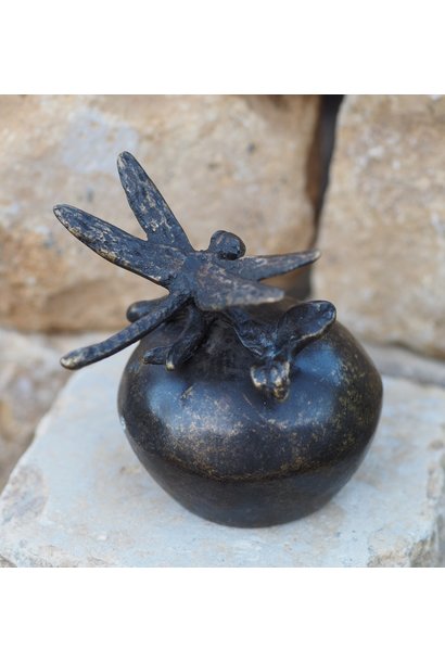 Mini urne met libelle
