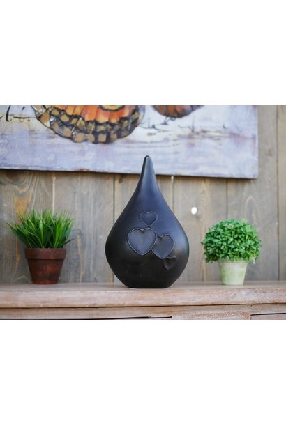 Urne vase with hearts